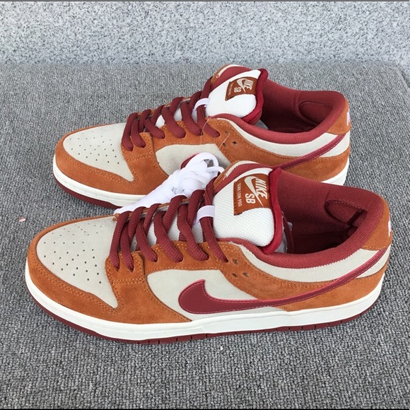 Nike SB Dunk Low Pro Dark Russet Cedar - Picture 1 of 7